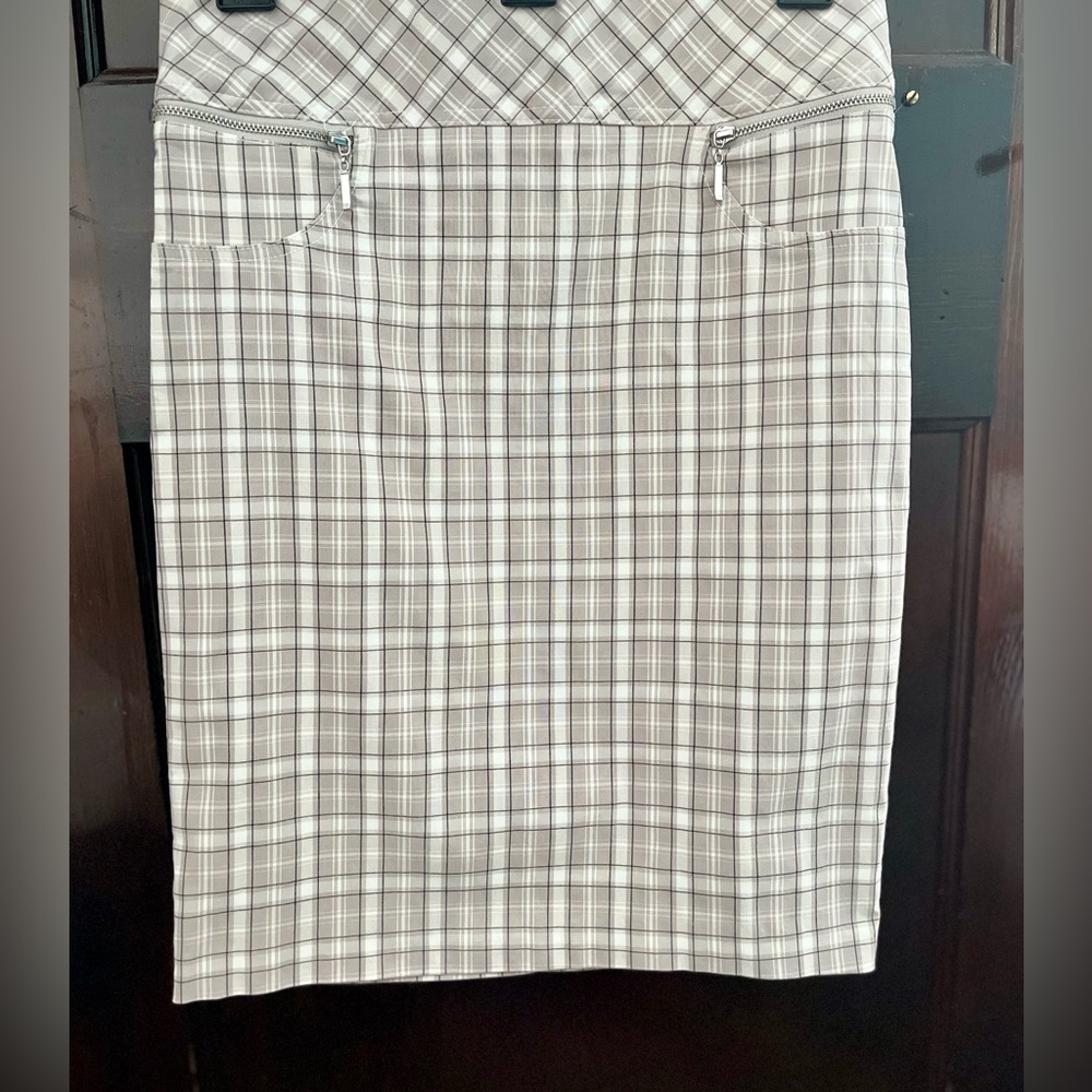 A Line Plaid Skirt, vintage 90s, y2k look with zippers and pockets